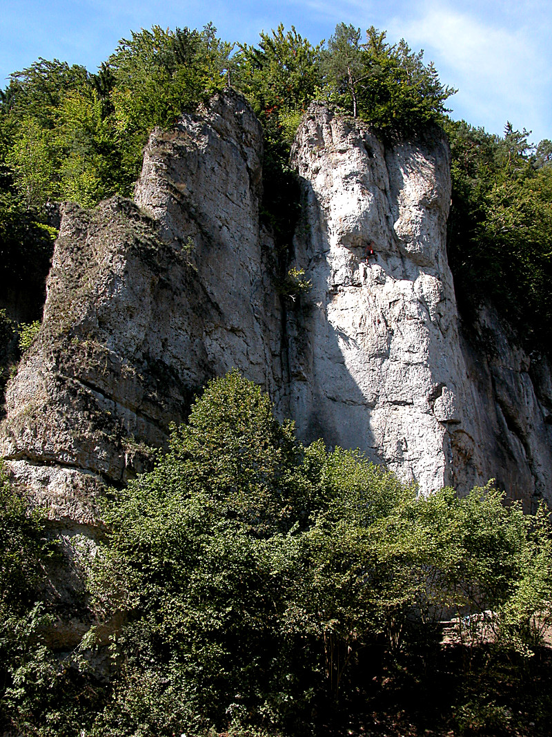 Der linke Teil des Roten Fels im Pegnitztal (Bild: Armin Tauber)